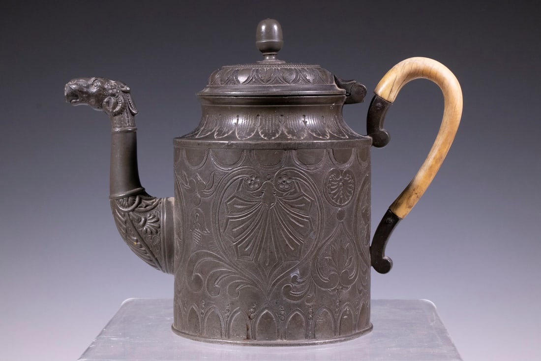 18TH C. CONTINENTAL PEWTER TEAPOT (1 of 4)