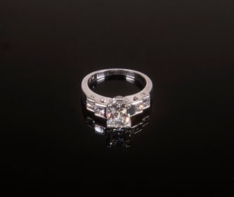 LADIES PLATINUM RING