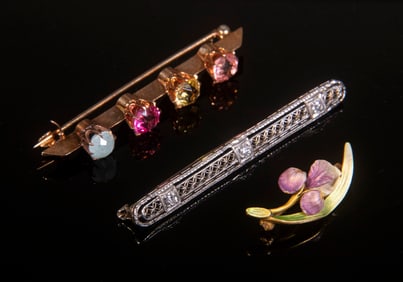 ANTIQUE GOLD BROOCHES