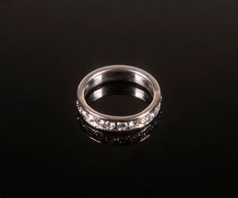 LADIES DIAMOND RING