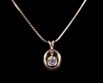 LADIES 14K GOLD AND DIAMOND NECKLACE