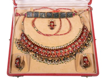 MUGHAL JEWELRY SUITE