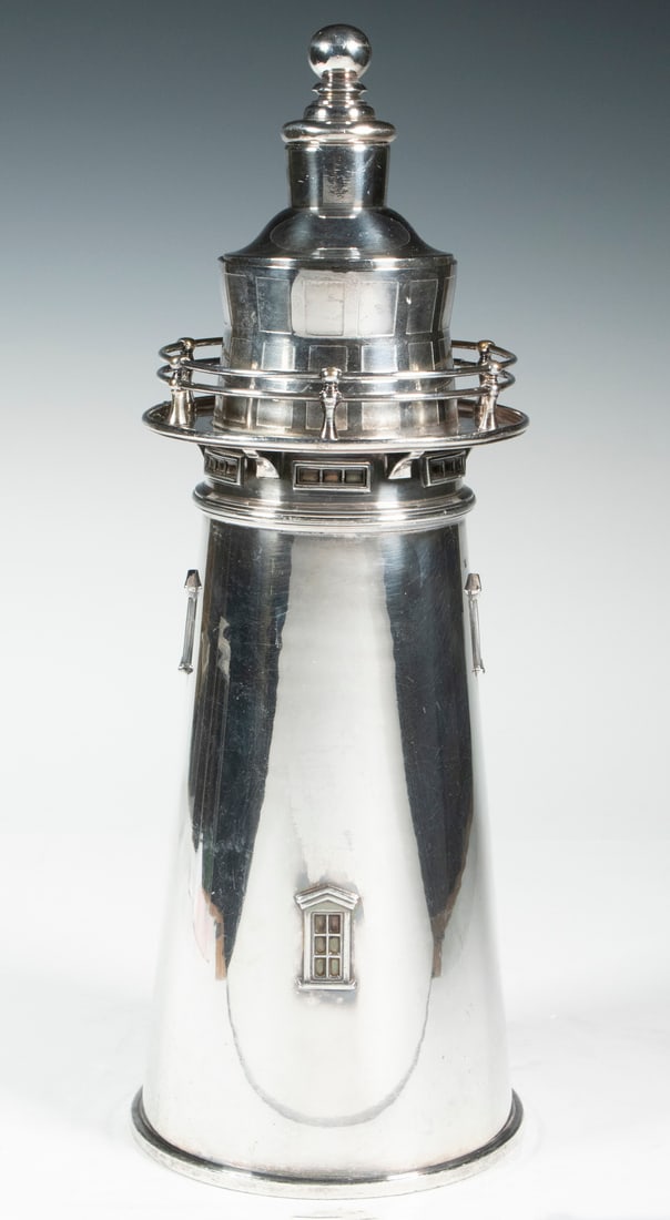 MERIDEN "BOSTON LIGHT" SILVER-PLATED COCKTAIL SHAKER (1 of 5)