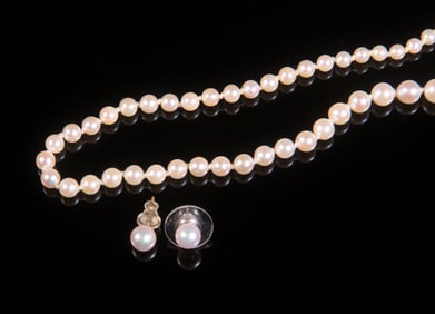 PEARL NECKLACE & STUD EARRINGS