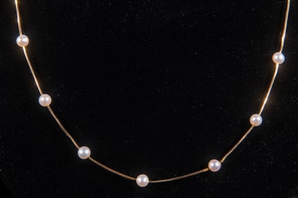 GOLD & PEARL NECKLACE