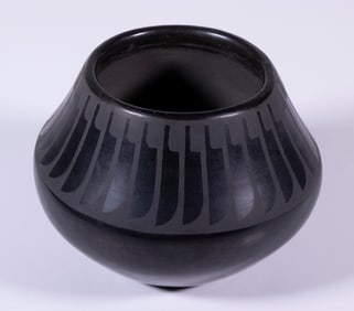 MARIA MARTINEZ & POPOVI (NM, 1887-1980/1922-1971) POTTERY