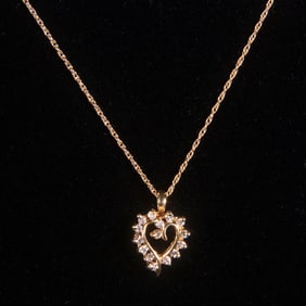DIAMOND SET HEART PENDANT ON CHAIN