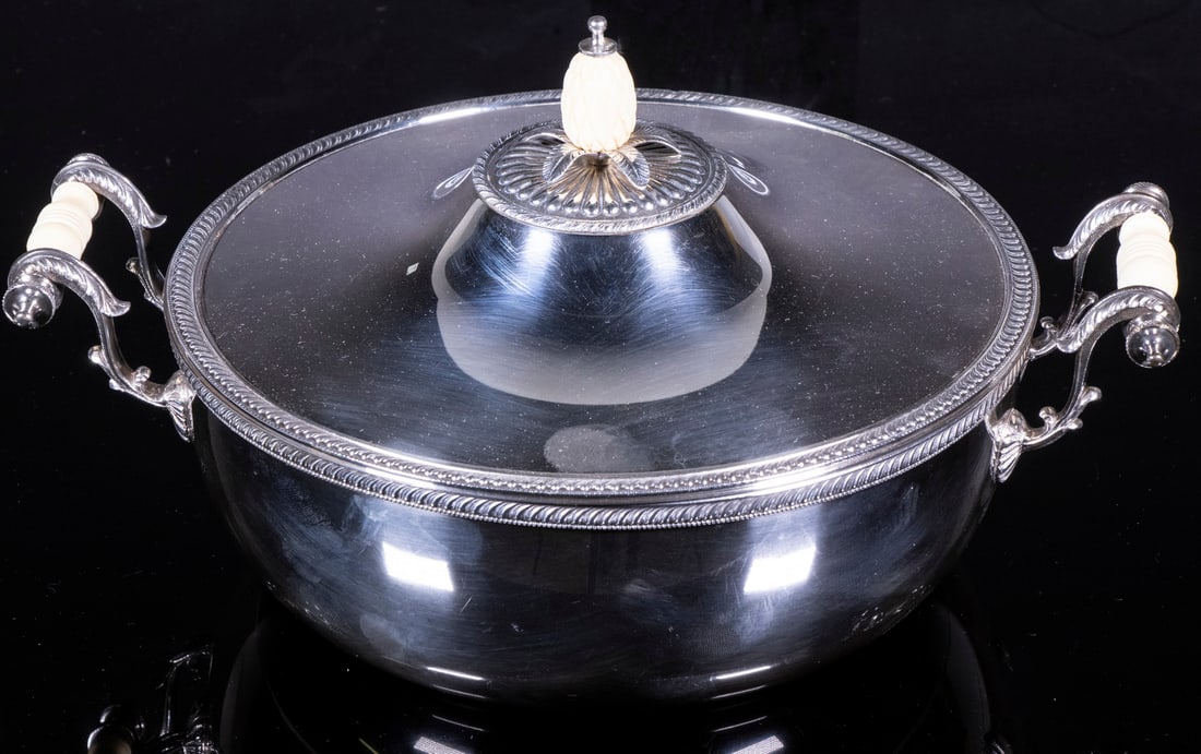 OXFORD SILVERSMITHS SILVER PLATE SERVING DISH: Circa 1920 Lidded Serving Bowl, by Oxford Silversmiths, New York, with carved ivory mounted pineapple form lid finial, gadrooned edges, leaf design side handles with turned ivory centers, removable in
