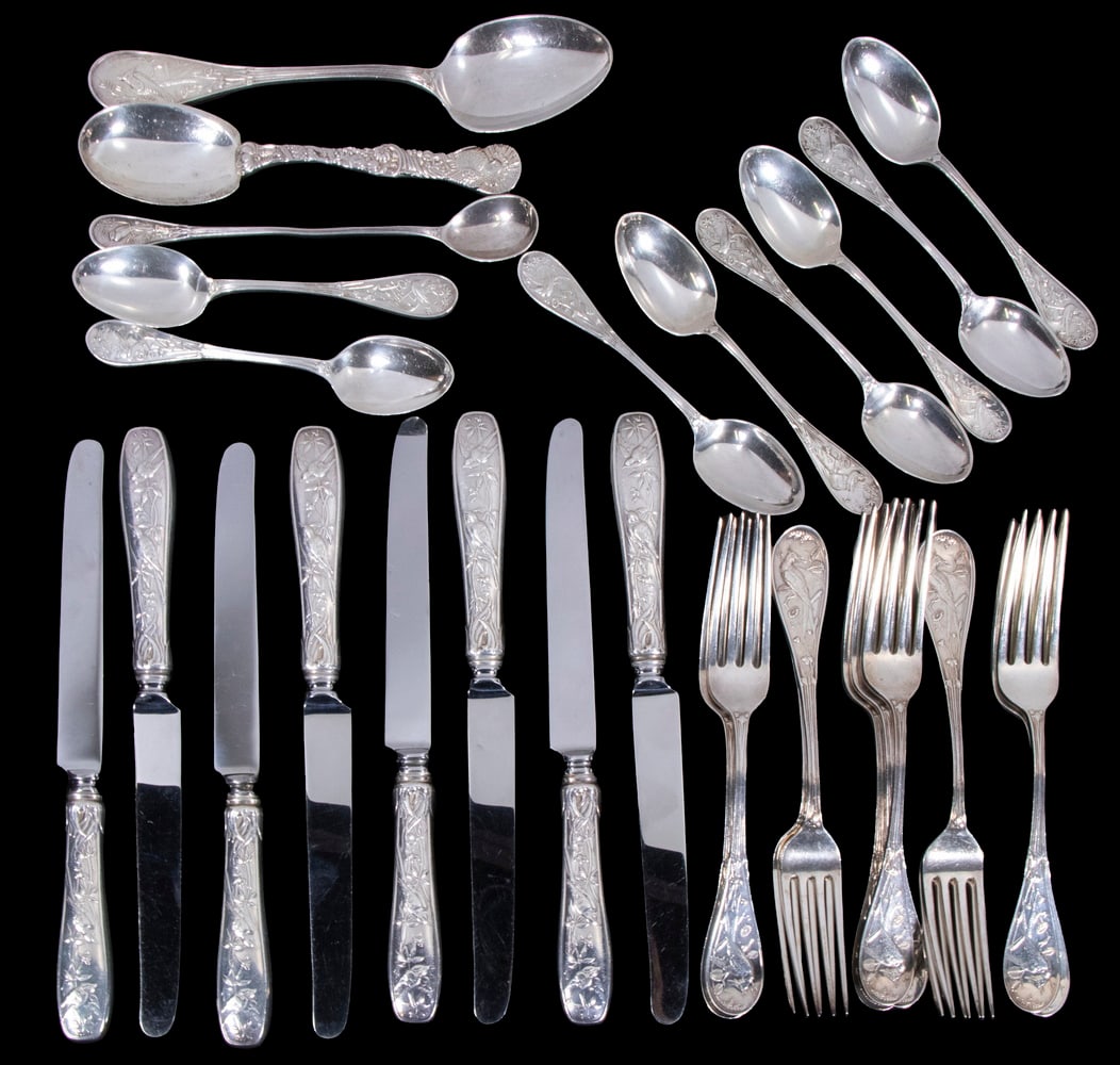 (29 PCS) TIFFANY & CO. "AUDUBON" FLATWARE & (1) CRANBERRY SPOON (1 of 4)