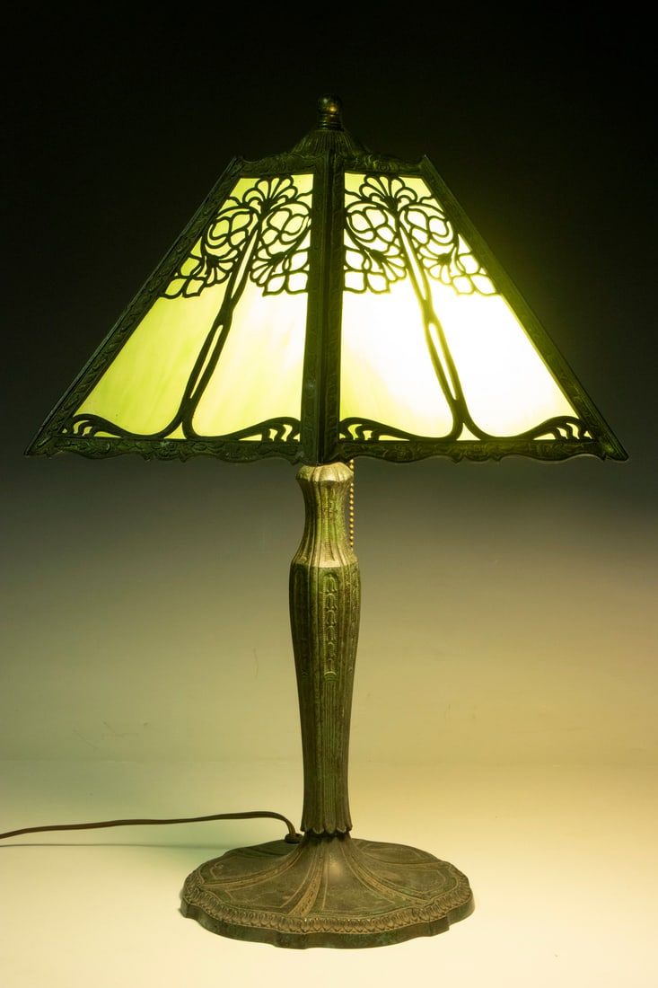 GREEN SLAG GLASS SIX-PANEL TABLE LAMP (1 of 5)