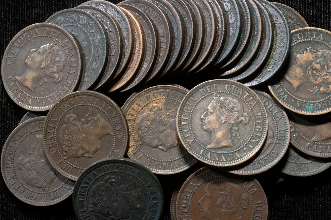 (39) CANADIAN LG SIZE CENTS (1 of 1)