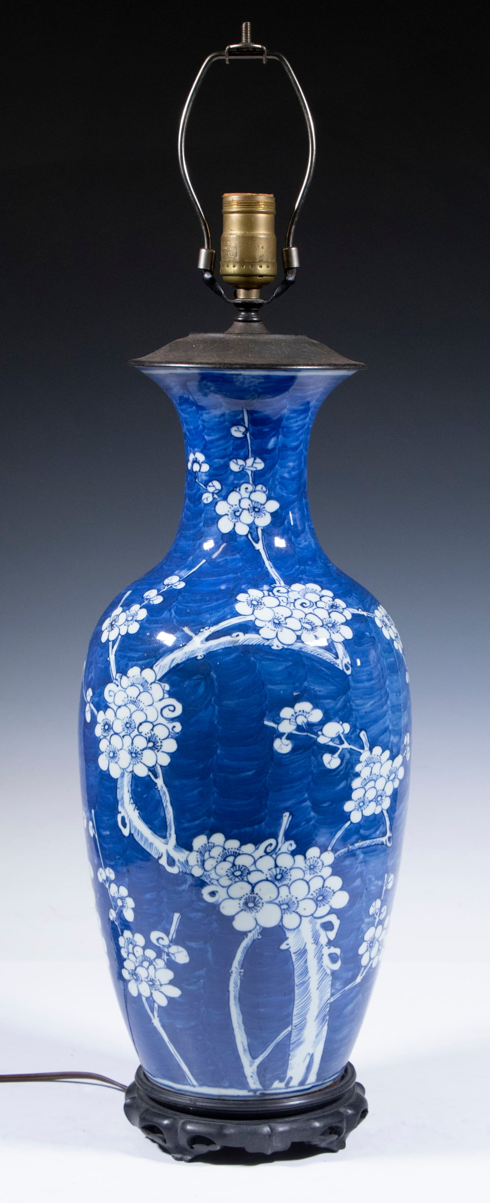 CHINESE CHERRY BLOSSOM VASE TABLE LAMP (1 of 2)