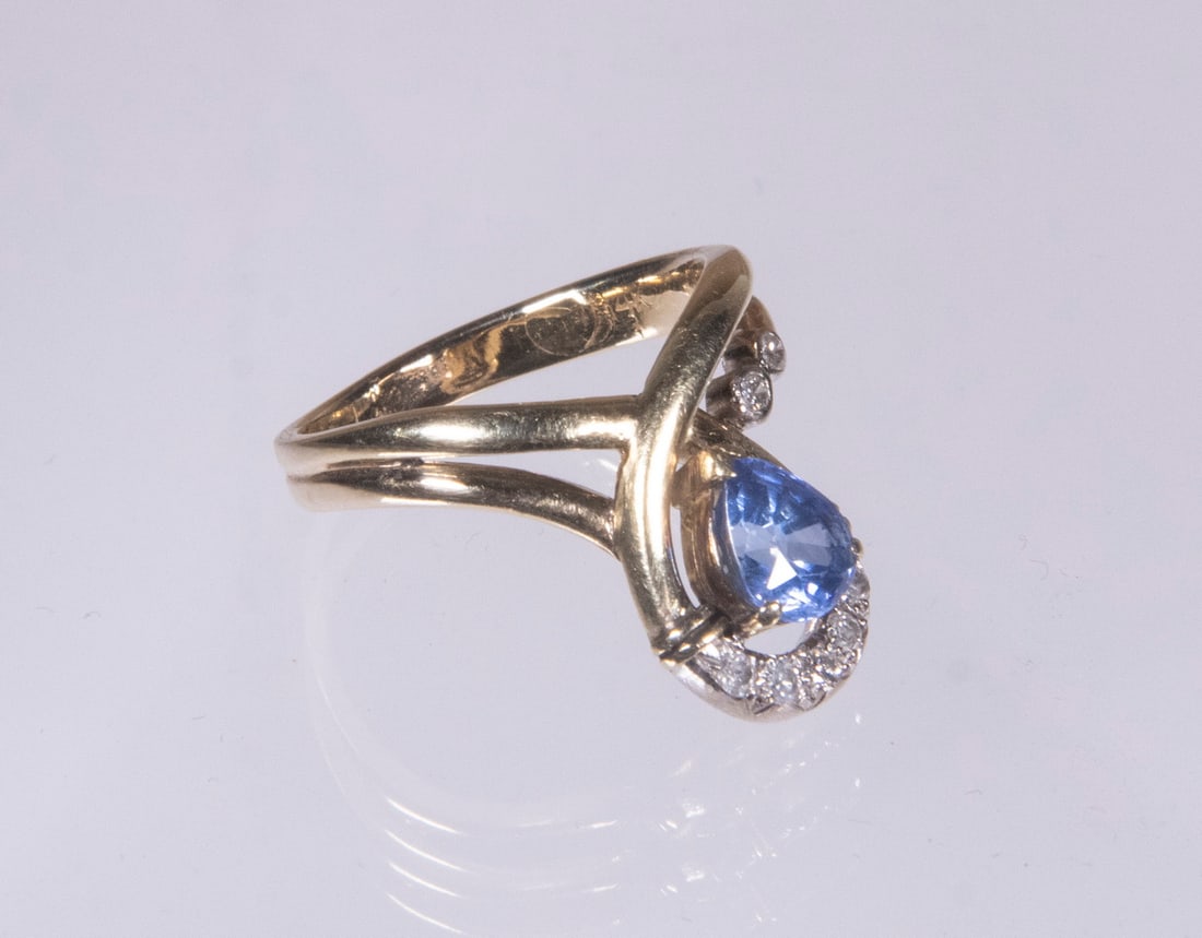 LADIES SYNTHETIC BLUE SAPPHIRE & DIAMOND RING (1 of 2)