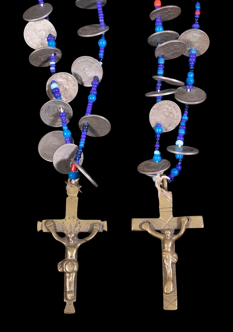 RELIGIOUS NECKLACE FROM ECUADOR (1 of 3)