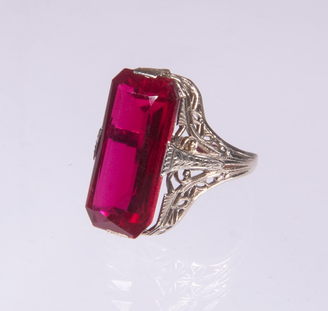 LADIES SYNTHETIC RUBY RING (1 of 2)