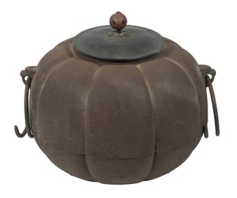 JAPANESE SAND CAST IRON MELON FORM WATER KETTLE W/ LID