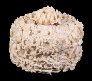 JAPANESE CARVED CHRYSANTHEMUM BOX