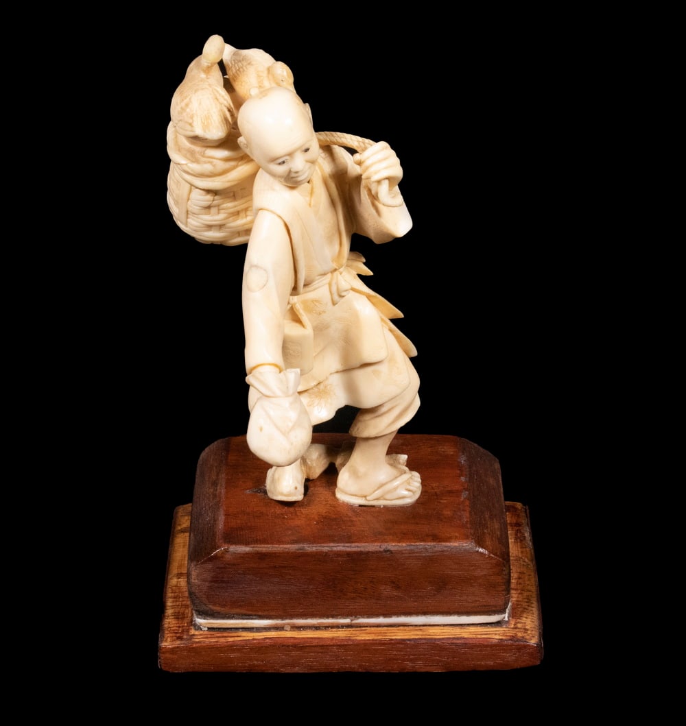 19TH C. JAPANESE IVORY OKIMONO (1 of 4)