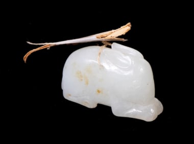 CHINESE WHITE JADE CARVING OF A RABBIT, QING DYNASTY