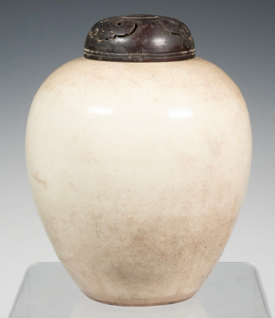 CHINESE WHITE CRACKLE GLAZE GINGER JAR, QING DYNASTY (1 of 3)