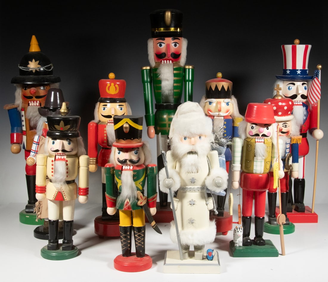(25 PC) WOODEN NUTCRACKER COLLECTION (1 of 2)
