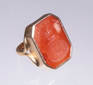 ENGLISH 18K GOLD AND CARNELIAN SIGNET RING