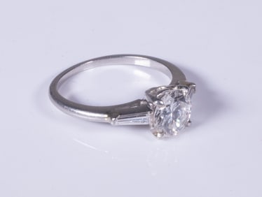 VINTAGE DIAMOND AND PLATINUM ENGAGEMENT RING