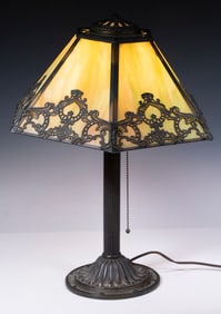 SLAG GLASS TABLE LAMP