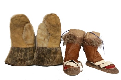 INUIT BOOTS AND MITTS