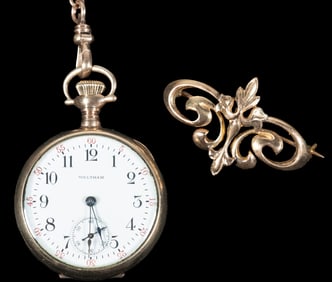 WALTHAM PENDANT WATCH WITH CHAIN AND CLASP