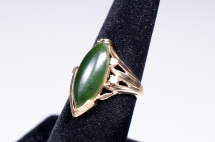 JADE AND 10K GOLD LADIES RING