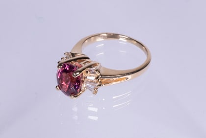 14K GOLD, PINK TOURMALINE AND DIAMOND LADIES RING