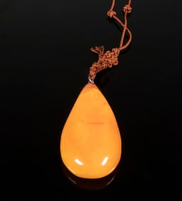CHINESE AMBER PENDANT NACKLACE, 26.7G