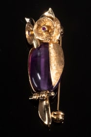 14K YELLOW GOLD, AMETHYST AND RUBY OWL BROOCH