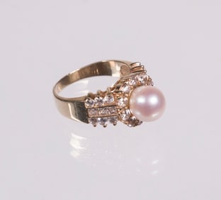 14K GOLD, PEARL AND DIAMOND LADIES RING