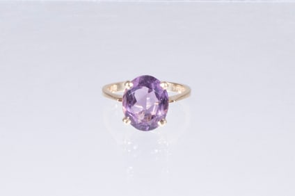 14K GOLD AND AMETHYST LADY'S RING
