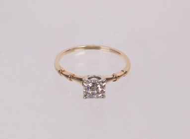 14K GOLD AND DIAMOND LADIES RING