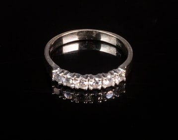 14K GOLD AND DIAMOND LADIES RING