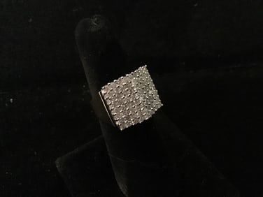 VINTAGE 14K GOLD AND DIAMOND RING