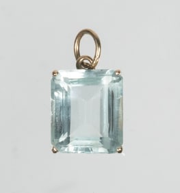 14K YELLOW GOLD AQUAMARINE PENDANT