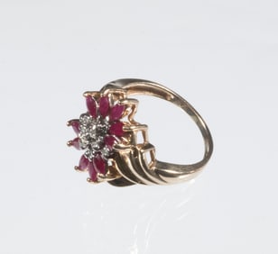 10K GOLD, RUBY AND DIAMOND LADIE SRING