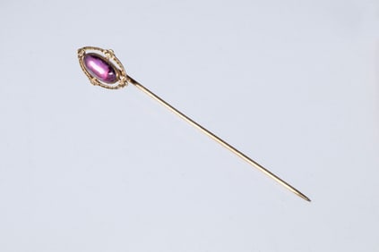VINTAGE 14K GOLD AND AMETHYST STICKPIN