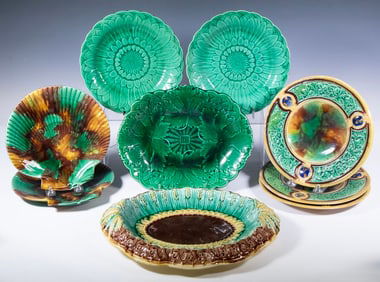 (9) MAJOLICA PLATES INCLUDING WEDGWOOD, 19TH CENTURY
