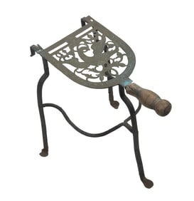 18TH C. FIREPLACE TRIVET