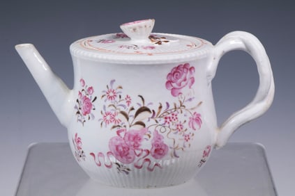 EARLY CHINESE EXPORT TEAPOT