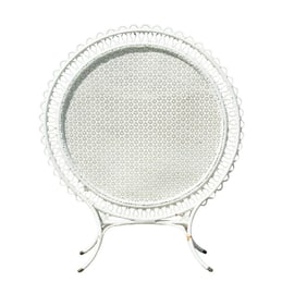 ROUND WHITE PAINTED WICKER FIRE SCREEN, CIRCA 1910
