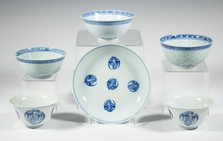 (6) CHINESE BLUE AND WHITE PORCELAIN PIECES