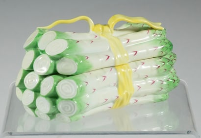 HEREND HAND-PAINTED ASPARAGUS-FORM PORCELAIN BOX, HUNGARY