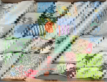 VINTAGE LINEN HANDKERCHIEFS, NAPKINS AND DOILIES COLLECTION