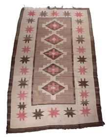 EARLY 20TH C. NAVAJO RUG (6'2" x 3'8")